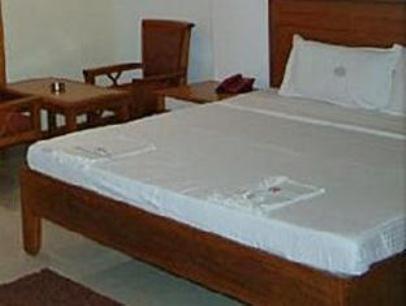Hotel Chitra Park Tiruchchendūr Oda fotoğraf